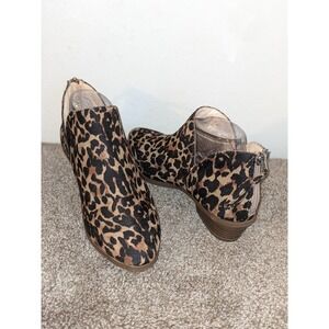 Kenneth Cole Reaction Leopard Print Ankle Booties Low Heel Zip‎ Up Size 8 NWOT